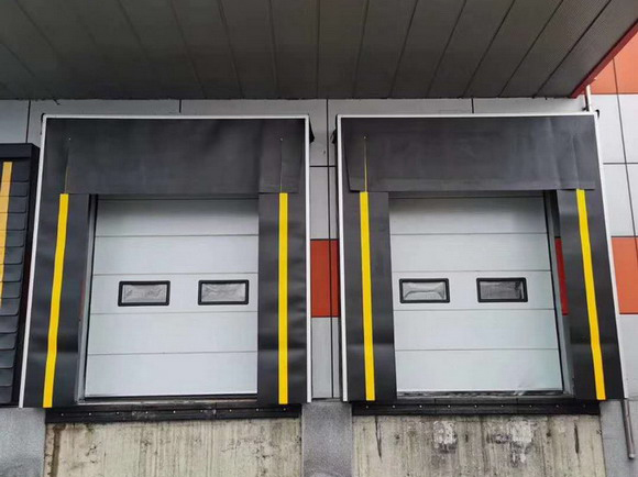 為什么工廠要使用工業(yè)提升門